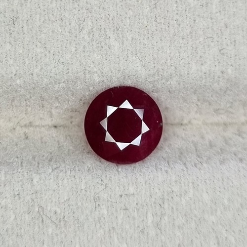 Natural Ruby 1.00 cts , 6.38x6.35x2.82mm, AIG certificate - Picture 4 of 14