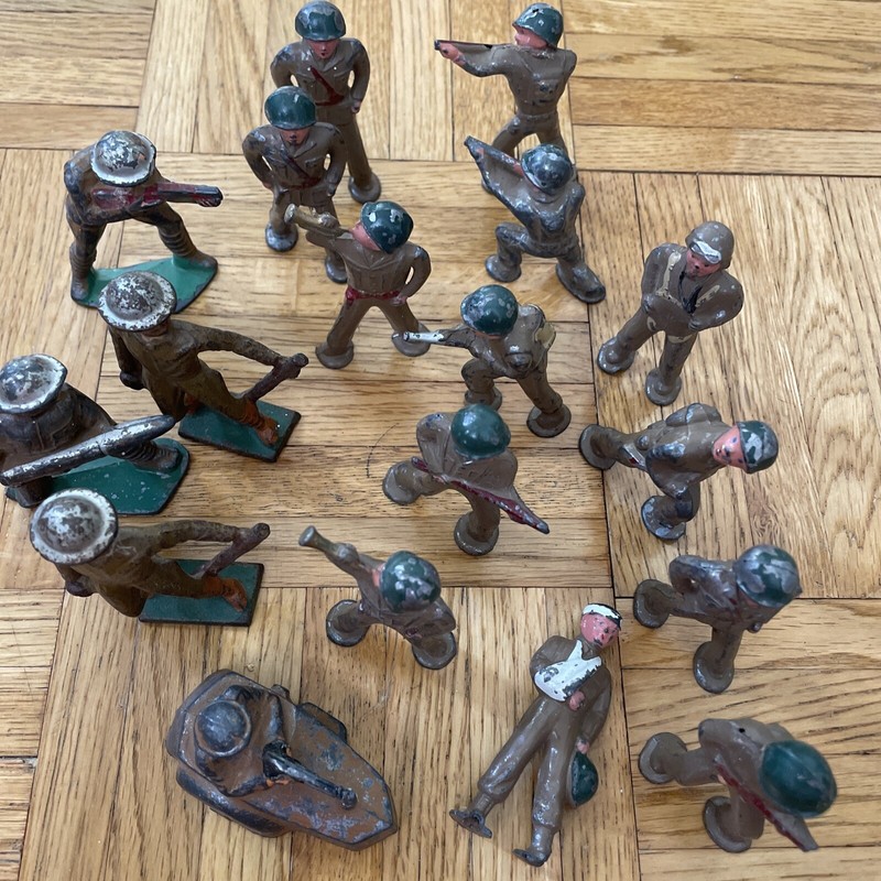 vintage manoil barclay soldiers - Lot Of 18