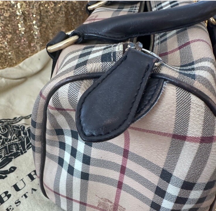 Pre Loved Authentic Burberry Vintage Check Medium Bowling