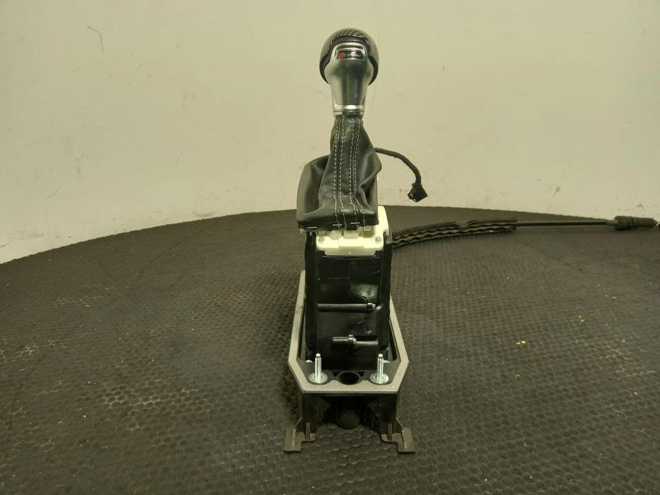 Pomo de palanca de cambios AUDI A3 2016-2020 TDI S LINE  Foto 3 de 4