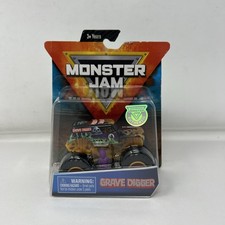 2109 Monster Jam Grave Digger Truck 1:64 New Box Damage