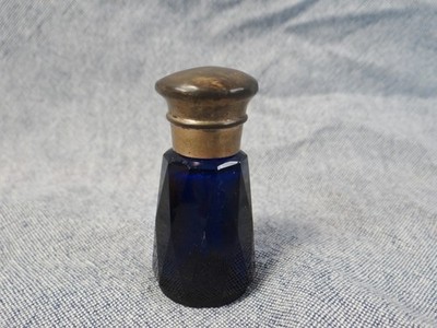 ANT. BOHEMIAN COBALT BLUE FACETED CRYSTAL Cologne Bottle Perfume 2.5'' C. 1900