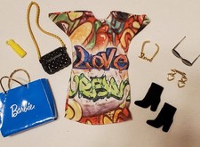BARBIE FASHION COLLECTOR * 10Pc Doll Clothes & Black Velvet Boots * Urban Love