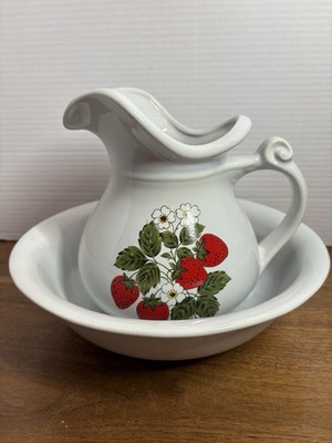 McCoy Pottery Pitcher & Bowl Strawberry Country 1979 Wash Basin Set Vintage 7515