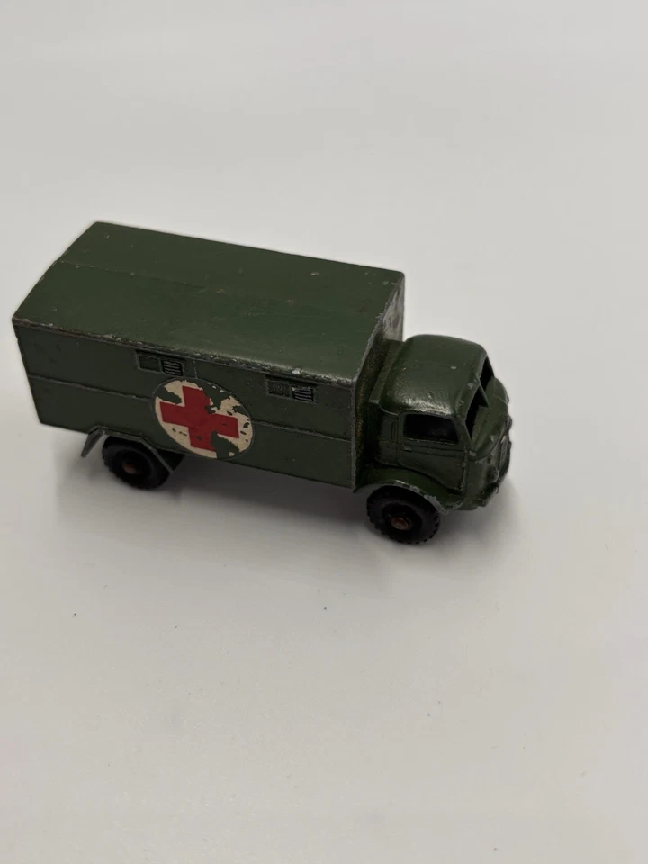 MATCHBOX Lesney No. 63 СЕРВИСНАЯ СКОРАЯ ПОМОЩЬ FORD 3 ТОННЫ 4X4 с Армией Красного Креста - Изображение 4 из 4