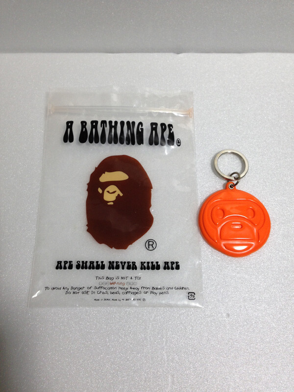 Bapeピンバッジとシール A Bathing Ape Bape Pin badge,Sticker,Patch,Key Chain set