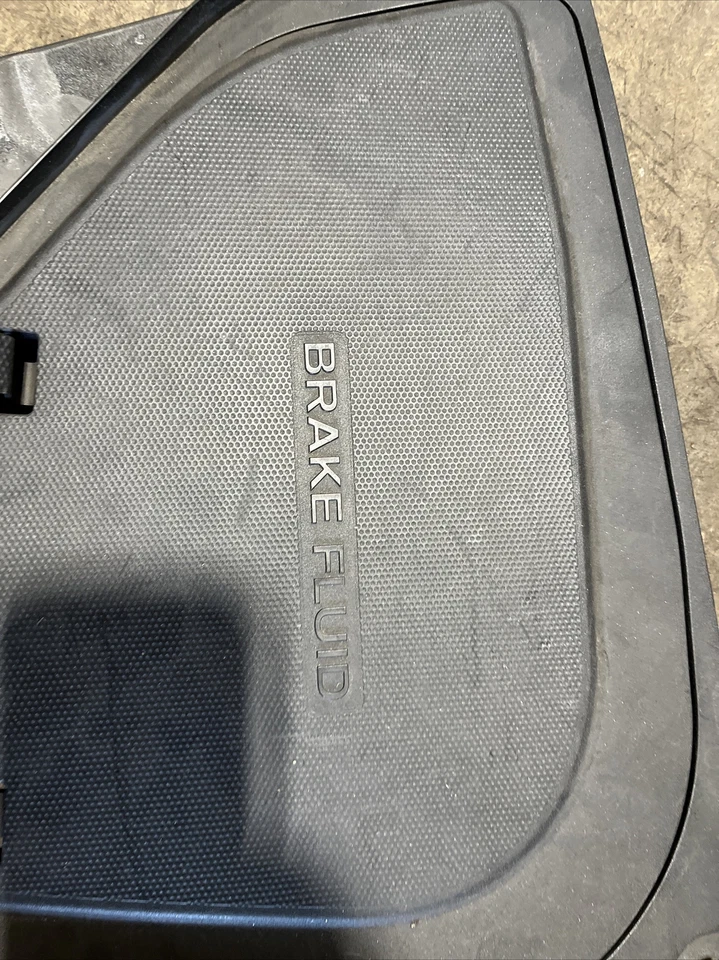 Nissan 370Z Z34 2010 2018 cupé OEM cubierta de freno moldura Foto 2 de 3