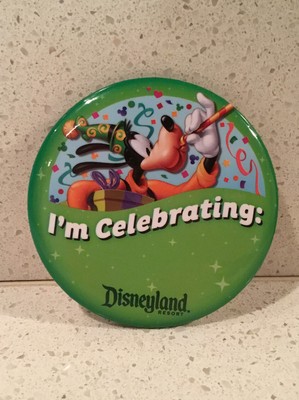 Disneyland I'm Celebrating Goofy Button 3'' Pin Disney Parks Souvenir Blank Green