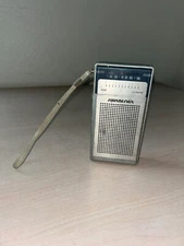 Soundesign AM Transistor Radio 1146 1970s Vintage Pocket Radio Works