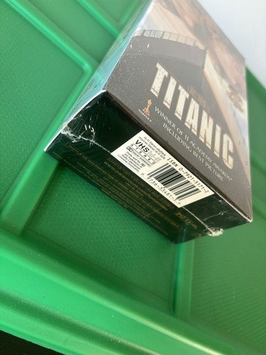 Titanic VHS Sealed Original MINT CONDITION‼️ No Broken Seals. Worth Grading‼️ - Picture 6 of 8