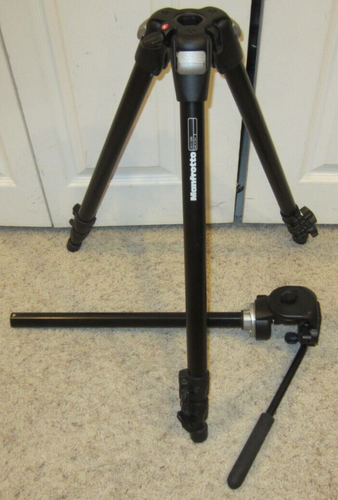 Manfrotto Tripod 3011BN and 3130 Manfrotto Fluid Head with Quick Release Plate - Picture 6 of 18