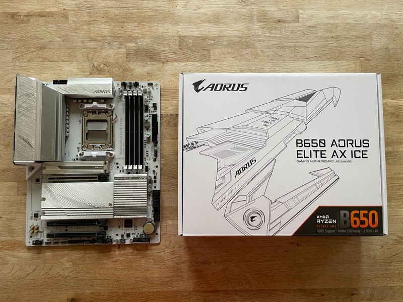 *** GIGABYTE MOTHERBOARD B650 AM5 mATX DDR5 PCIe 5.0 B650M AORUS ELITE AX ICE **