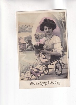F9374) Ansichtskarte, OSTERN FRau in EI im Kinderwagen wird von KÜCKEN gezogen