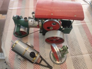 Wilesco Dampfwalze Old Smokey ohne Funktion mit Wasserwagen und Wilesco Stanze