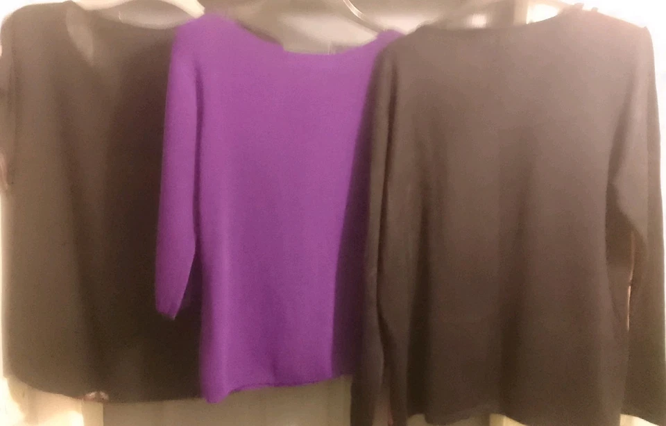 WOMENS CLOTHING BUNDLE JUMPERS TOP SIZE M - Image 4 of 4