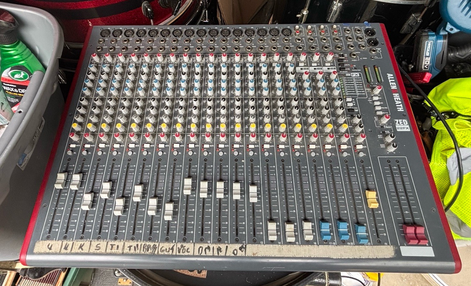 Allen & Heath ZED-22FX Mixer with Effects
