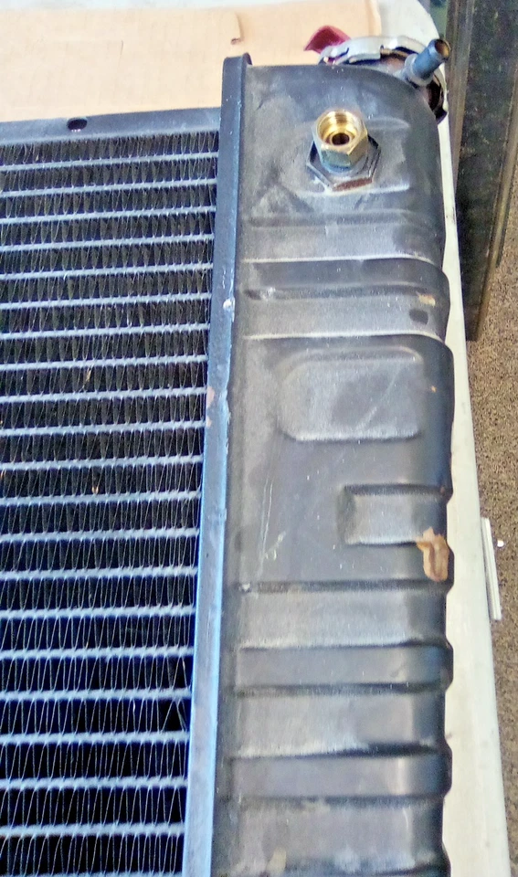 Buick Wildcat 1967 430V8 radiador LOC-198DG Foto 3 de 4