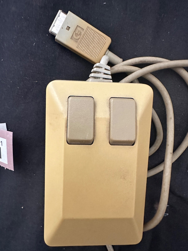 Commodore Amiga 500/plus tank mouse has yellowing but in good condition