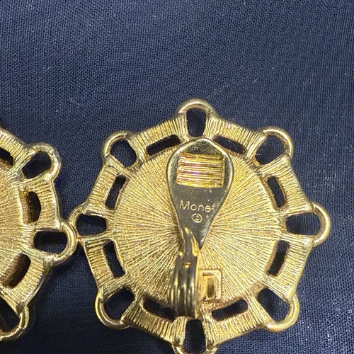 Vintage Monet Gold Red Cabochon Clip On Earrings “Monet” - Picture 7 of 10
