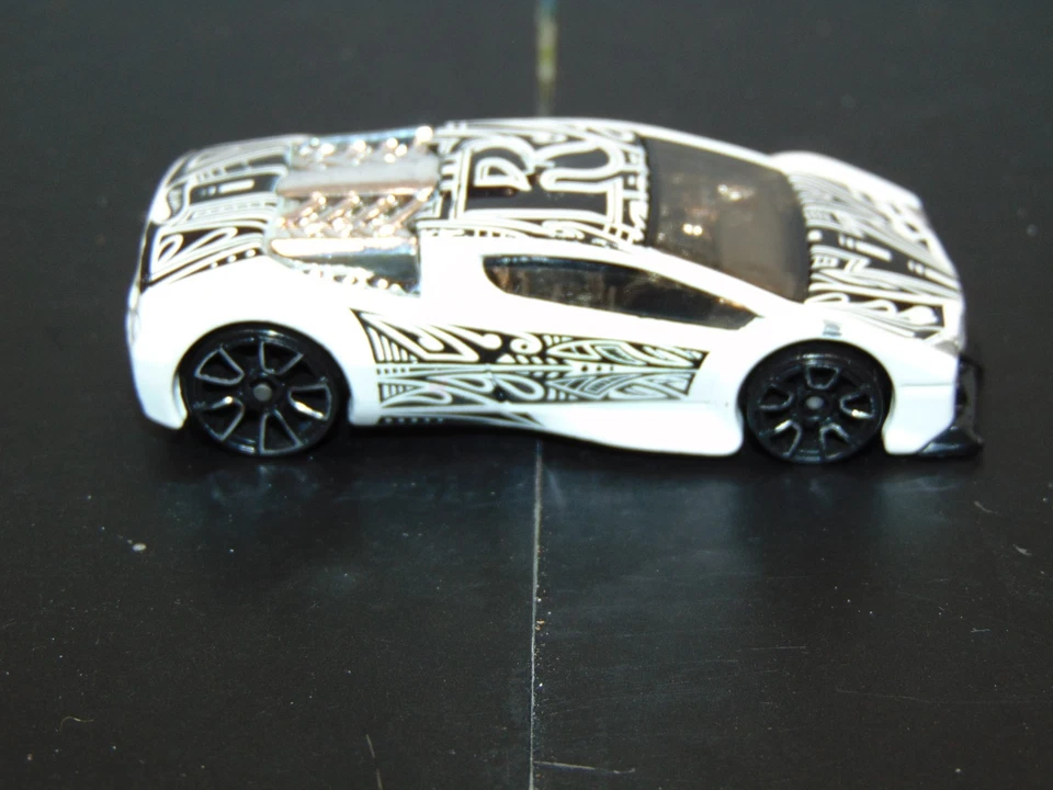 Hot Wheels 2002 Zotic Black Tribal White - Image 4 of 4