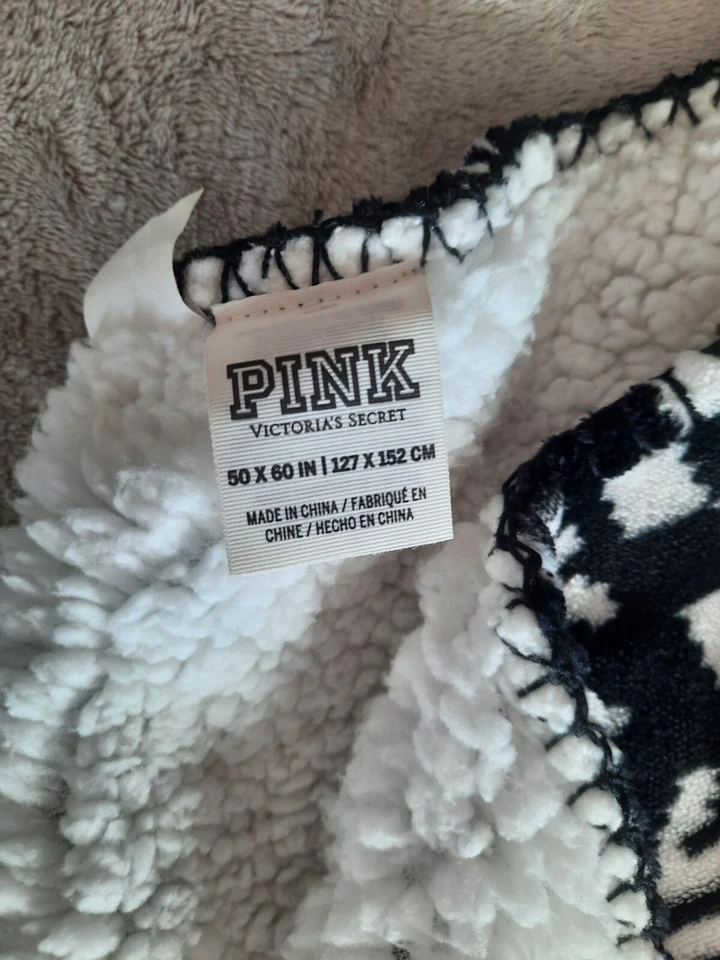 NWT Victoria's Secret PINK Soft Black & White Sherpa Fleece Blanket 50 X 60 - Image 4 of 4