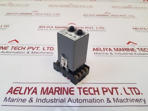 Idec gt3w-a11af20n electronic timer with socket base - Picture 3 of 6