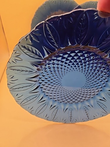 Vtg AVON ROYAL Sapphire Cobalt Blue Glass Dessert/Luncheon Plates 7.75” Set of 4 - Picture 5 of 7