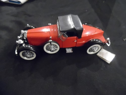 Voiture de collection 1/24 - Stutz Black Hawk Boattail Speedster 1928 - Le Médaillier Franklin - Collection