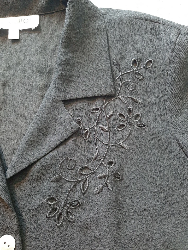 Camisa Top Studio 1 One Negra Con Botones Manga Larga Diseño Floral Para Mujer Talla 16 Foto 3 de 4