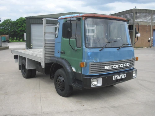 Bedford TL570 classic flatbed lorry downrated to 3500kg gvw tax and mot exempt - Picture 1 of 24