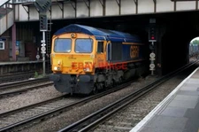 PHOTO  CLASS 66 66731 PASSES TONBRIDGE  4E19 1130 MOUNTFIELD SIDINGS TO WEST BUR