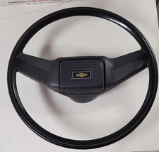73-87 Chevy Truck Steering Wheel Oem 2 Bar C10 K10 K5 Suburban 9762558-c2 73-87 Chevy Truck Steering Wheel Oem 2 Bar C10 K10 K5 Suburban 9762558-c2