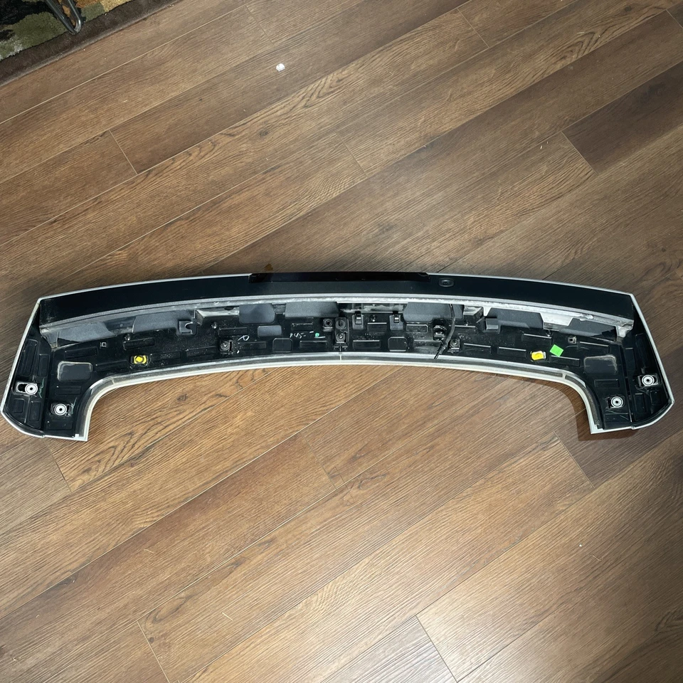 2018-2023 CHEVY EQUINOX TAMPA TRASEIRA Spolier SPOILER PORTA TRASEIRA E LUZ DE FREIO FABRICANTE DE EQUIPAMENTO ORIGINAL - Imagem 3 de 4