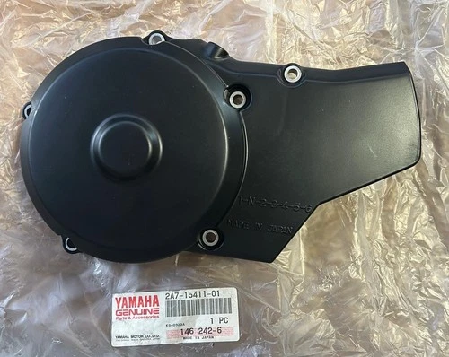 YAMAHA DT175 DT125 1978-1981 Crankcase Cover Ignition Cover 2A7-15411-01 N.O.S