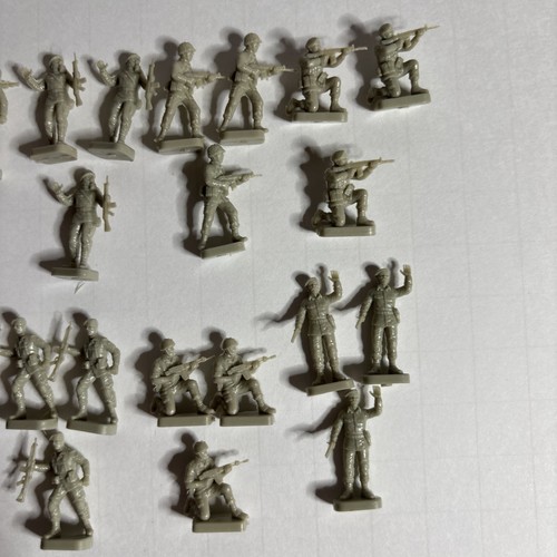 ESCI ERTL # 241 Nato Troops 48 Figures 1/72 Scale Model Set - Picture 5 of 5