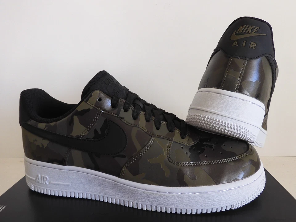 NIKE AIR FORCE 1 07 LV8 MEDIO OLIVA-NEGRO "OLIVE CAMO" VERDE TALLA 9.5 [823511-201] Foto 2 de 4