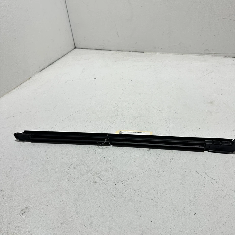 Cinto de janela traseiro esquerdo vedação tira meteorológica Acura TLX 2021-2023 FABRICANTE DE EQUIPAMENTO ORIGINAL - Imagem 4 de 4