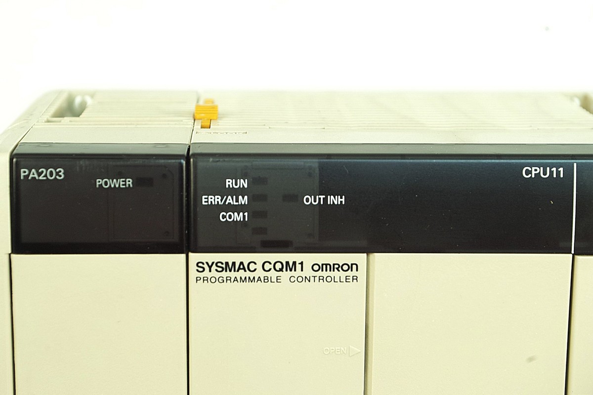 OMRON SYSMAC CQM1 PA203 CPU11 ID212 OD213 PLC POWER ON OMRON SYSMAC CQM1 PA203 CPU11 ID212 OD213 PLC POWER ON