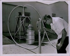 LG828 1964 Original Mike Freeman Photo JR COOPER Parking Meter Emptying Device