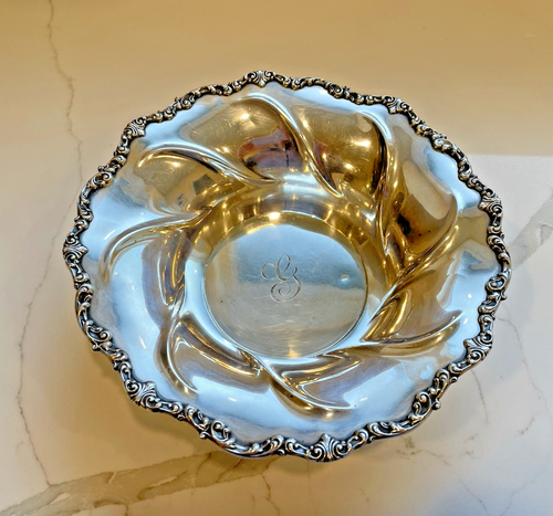 Antique Gorham sterling silver bowl, 9 inch diameter, scalloped edge. 258 grams - Picture 8 of 23