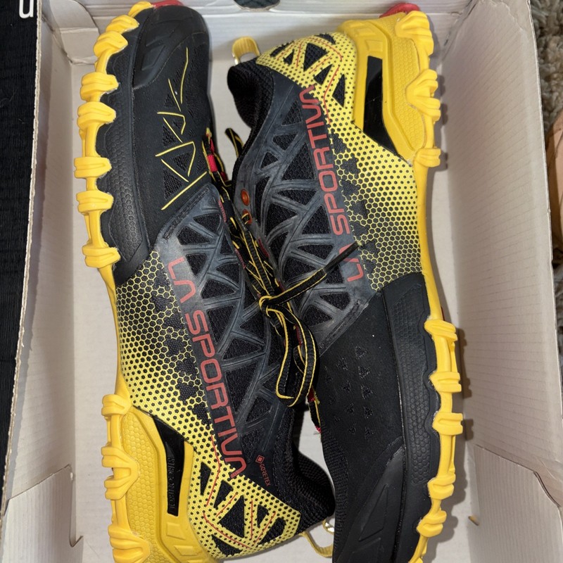 La Sportiva Men's Bushido II GTX Trail Running Shoe - Size 10 - Black/Yellow/Red