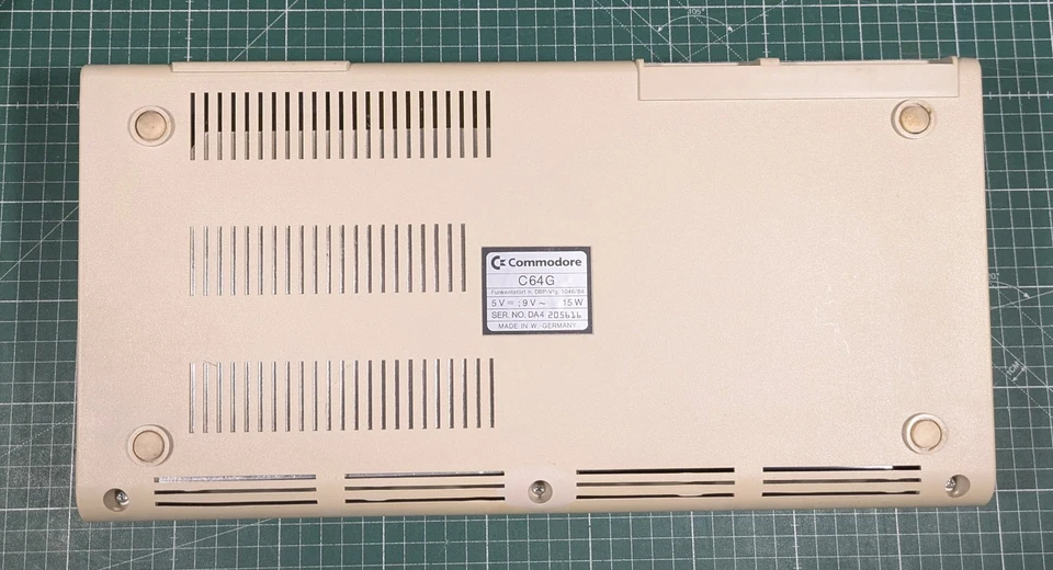 Computer Commodore 64G - Immagine 2 di 4