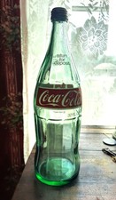 1971 32 oz. Coca-Cola Bottle with Lid. No Rash