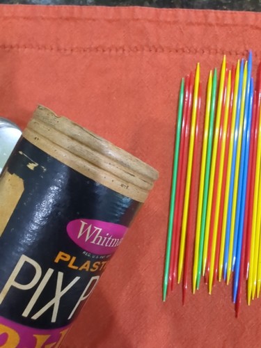 Vintage 1968 Whitman Plastic Pix Pix - Pick Up Sticks - Game Complete 31 Sticks - Picture 13 of 14