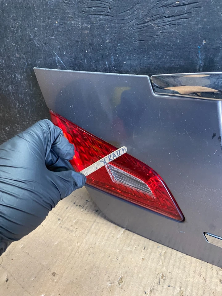 Infiniti M35 M45 2008 a 2010 panel de maletero trasero moldura OEM Q0377 DG Foto 4 de 4