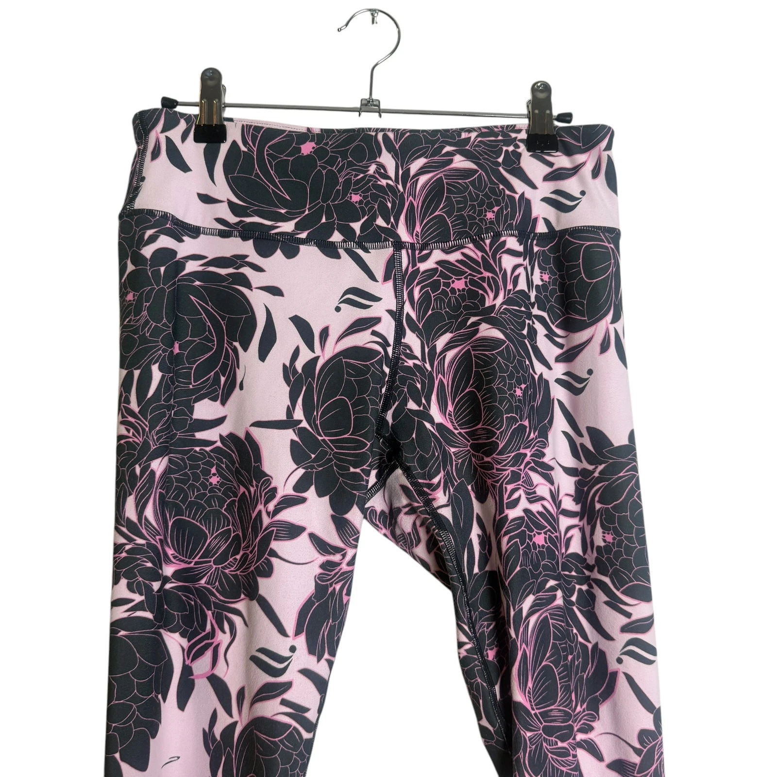 fabletics athletic floral athleisure crop leggings