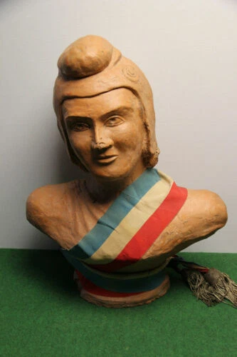 Figurines, statues objets de vitrine, décoratif du XIXe siècle et avant originaux en terre cuite