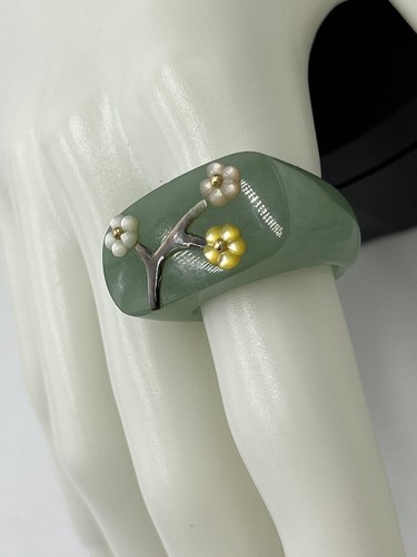 Jade Natural Icy Green Jadeite and MOP Flower Saddle Beautiful Ring Sz 7.5-8 - Picture 6 of 23