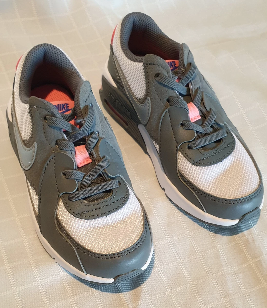 Nike Girls Air Max CD6892 008 shoes. Grey White. New