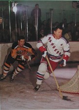 NHL HOCKEY PHOTO PRINT (4x6) JOHN BUCYK BOSTON BRUINS VS DOG HARVEY NEW YORK